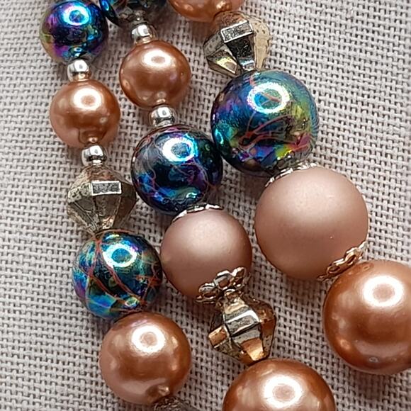 Vintage 1950s Iridescent Faux Pearl Beaded Necklace, Rhinestone Beads, 15 Inches - Picture 3 of 11